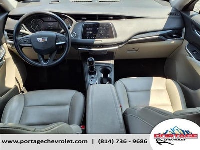 2023 Cadillac XT4 Premium Luxury