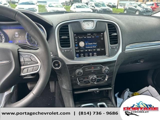 2022 Chrysler 300 Touring AWD