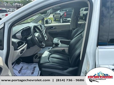 2023 Chrysler Pacifica Touring L